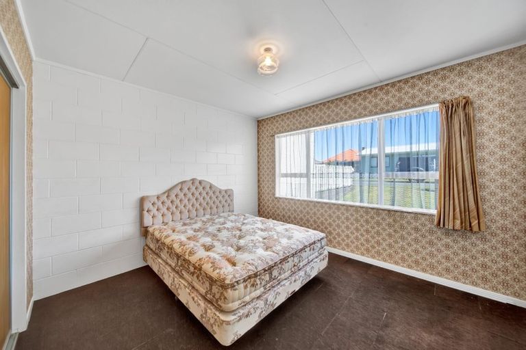 Photo of property in 4a Brierley Place, Marfell, New Plymouth, 4310