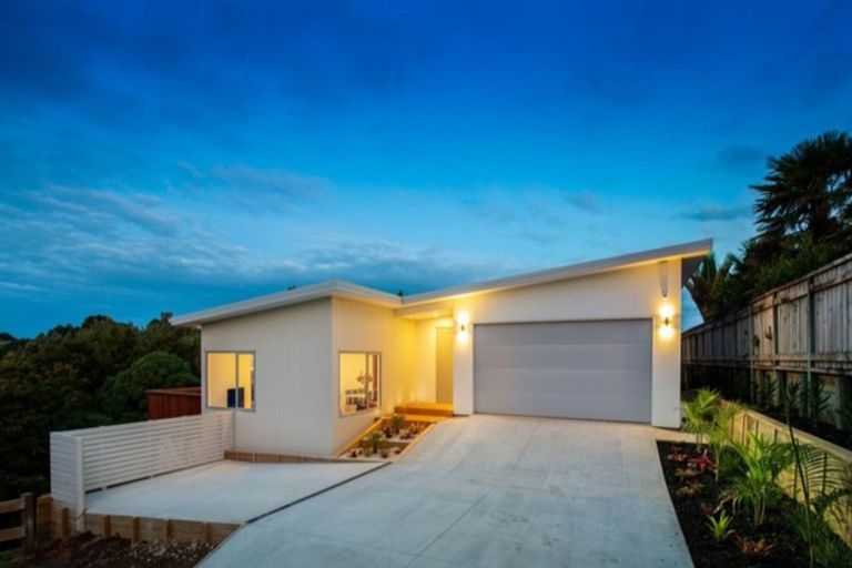 Photo of property in 2 Fern Lane, Whalers Gate, New Plymouth, 4310