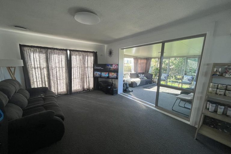 Photo of property in 2 Grosvenor Street, Redwood, Christchurch, 8051
