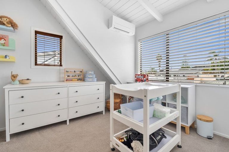 Photo of property in 16b Bay Street, Red Beach, 0932