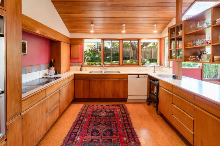 Photo of property in 42 Central Terrace, Kelburn, Wellington, 6012