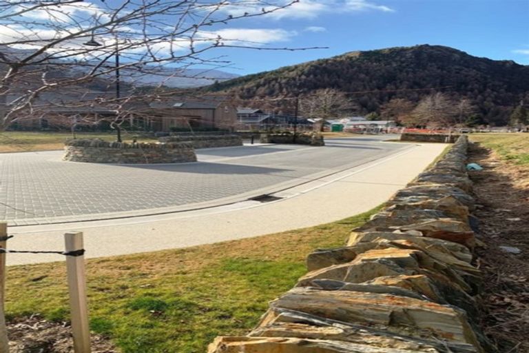 Photo of property in 11 Flynn Lane, Arrowtown, 9302