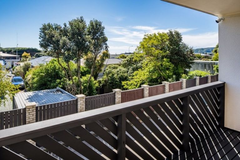 Photo of property in 8/24 Acheron Road, Paremata, Porirua, 5026