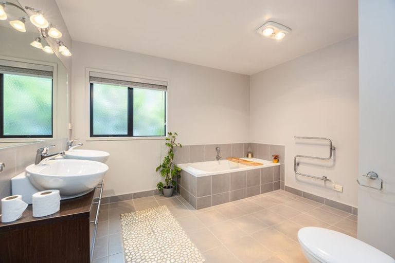 Photo of property in 192 Schnapper Rock Road, Schnapper Rock, Auckland, 0632