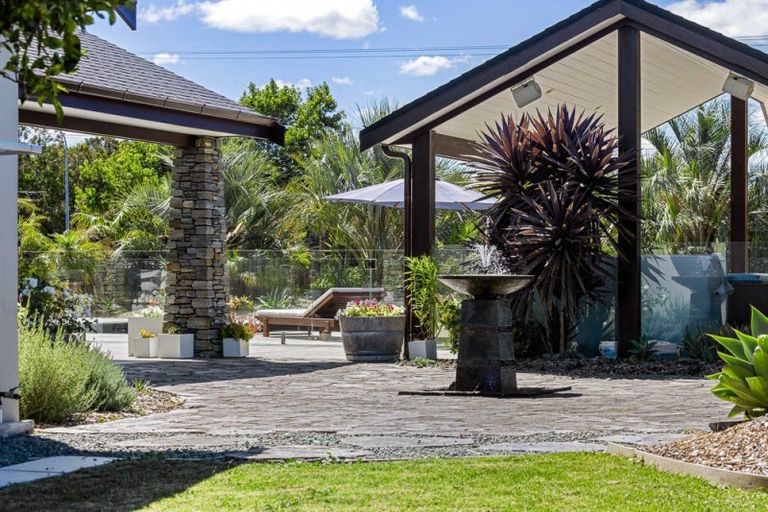 Photo of property in 8a Jelas Drive, Riverhead, 0820