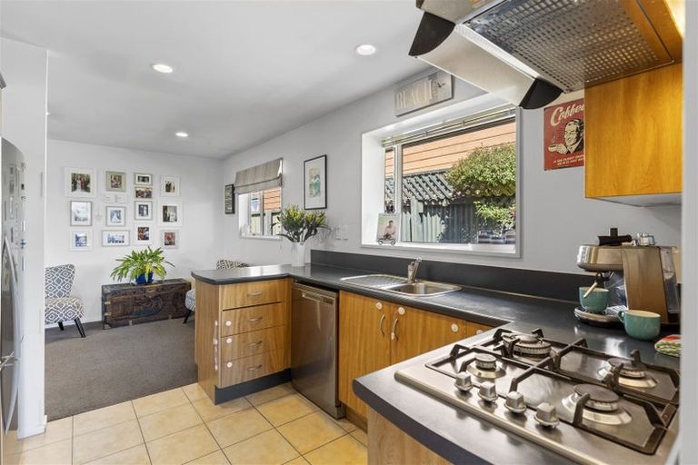 Photo of property in 38 Beach Road, North New Brighton, Christchurch, 8083