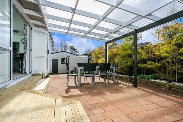 Photo of property in 74 Barbados Drive, Unsworth Heights, Auckland, 0632