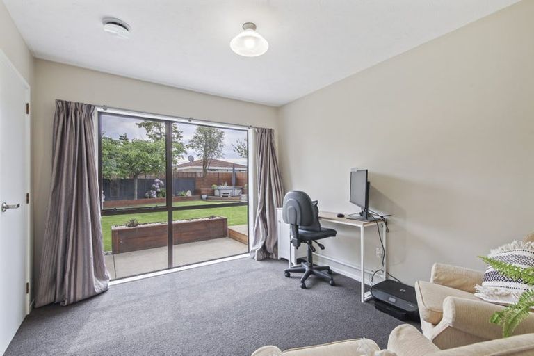 Photo of property in 7a Factory Road, Belfast, Christchurch, 8051