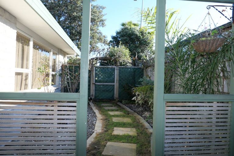 Photo of property in 69 Guildford Drive, Paraparaumu, 5032