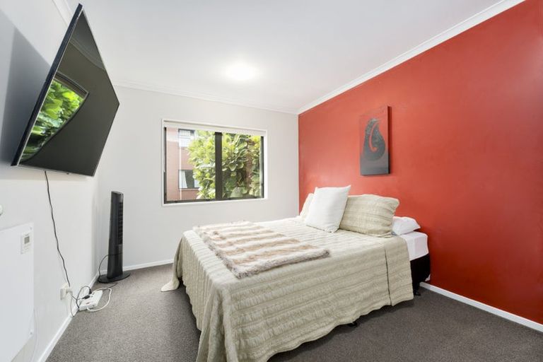 Photo of property in 11/17 Harbour View Road, Te Atatu Peninsula, Auckland, 0610