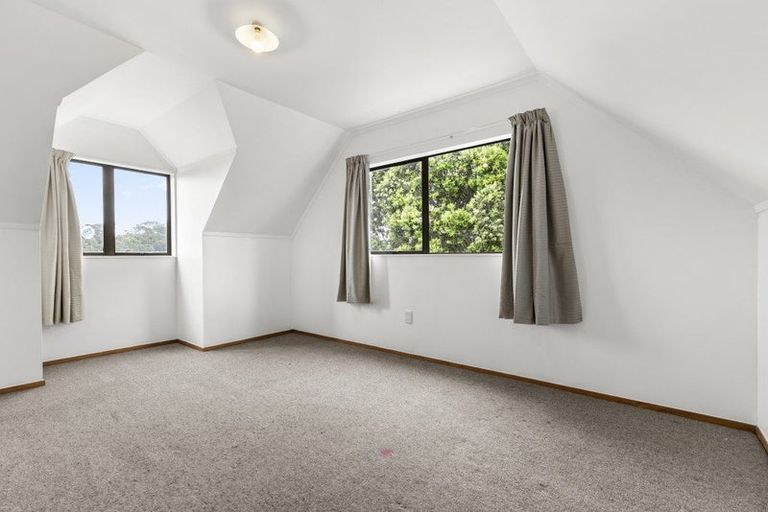 Photo of property in 1 Francis Curtis Avenue, Blockhouse Bay, Auckland, 0600