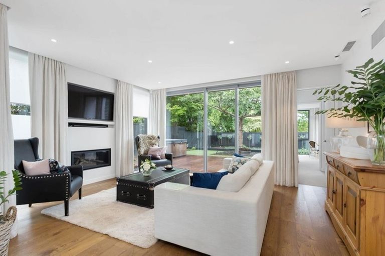 Photo of property in 11 Heathfield Avenue, Fendalton, Christchurch, 8014