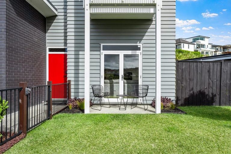 Photo of property in 92 Arran Point Parade, Orewa, 0931