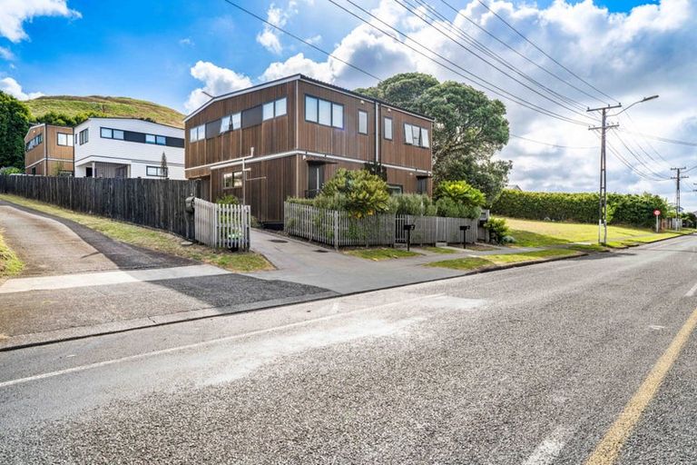 Photo of property in 2/141 Wallace Road, Mangere Bridge, Auckland, 2022
