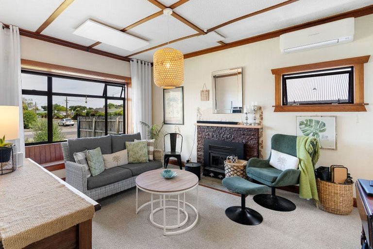 Photo of property in 32 York Street, Levin, 5510