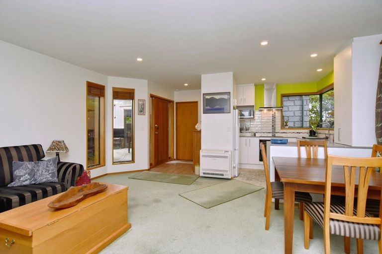 Photo of property in 1/5 Winters Road, Redwood, Christchurch, 8051