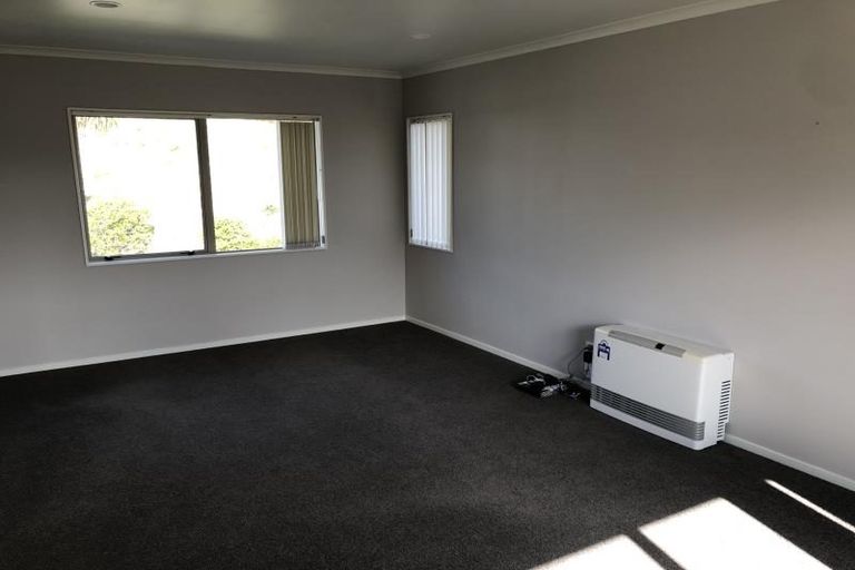 Photo of property in 1 Boronia Grove, Maungaraki, Lower Hutt, 5010