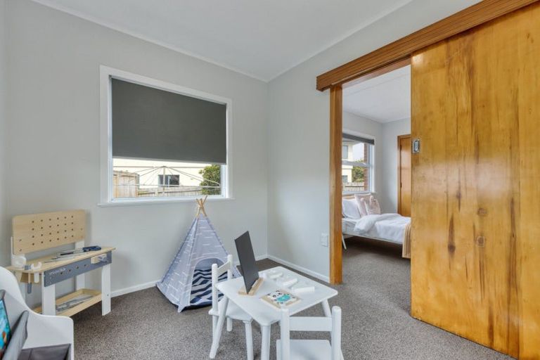 Photo of property in 19 Taupo Avenue, Mount Maunganui, 3116