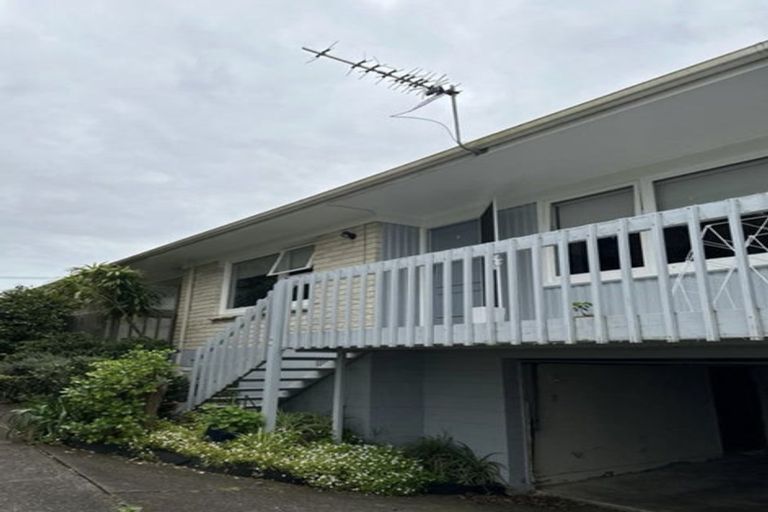 Photo of property in 2/10 Marsden Avenue, Mount Eden, Auckland, 1024
