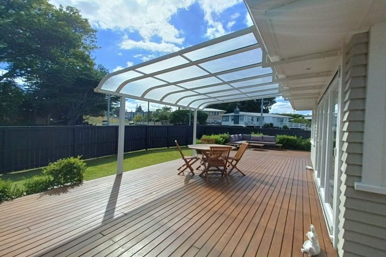 Photo of property in 2 Cindy Place, Pakuranga, Auckland, 2010