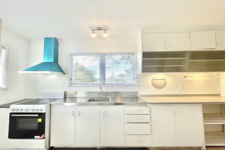 Photo of property in 20 Karaka Street, New Lynn, Auckland, 0600