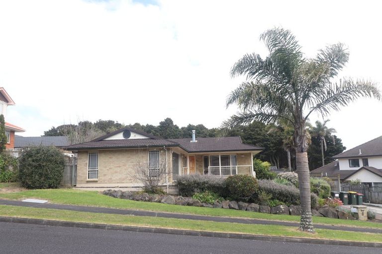 Photo of property in 6 Silkwood Grove, Totara Heights, Auckland, 2105