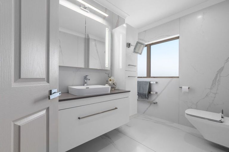 Photo of property in 3 Seaview Road, Otumoetai, Tauranga, 3110