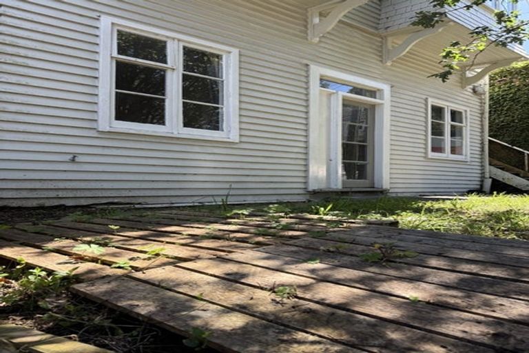 Photo of property in 35 Adams Terrace, Aro Valley, Wellington, 6021