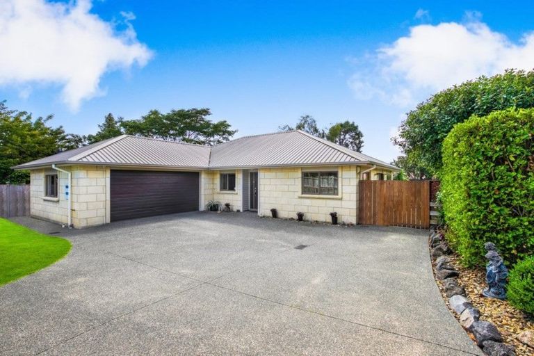 Photo of property in 2 Rays Way, Tuakau, 2121