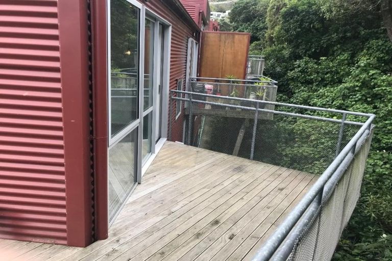 Photo of property in 17/2 Onslow Road, Khandallah, Wellington, 6035