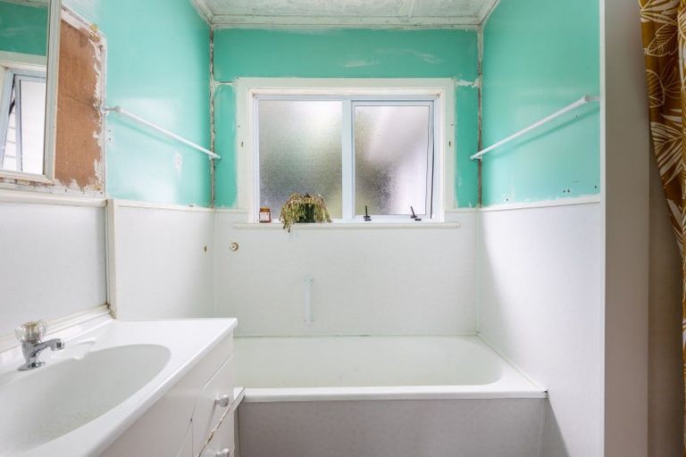 Photo of property in 65 Clawton Street, Westown, New Plymouth, 4310