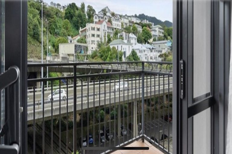 Photo of property in Atrium Apartments, 3n/154 The Terrace, Wellington Central, Wellington, 6011