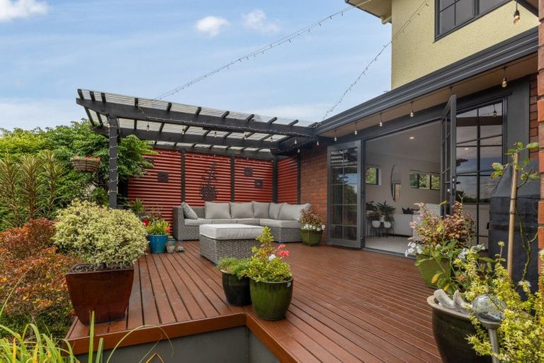 Photo of property in 25 Kilkelly Close, Tawa, Wellington, 5028