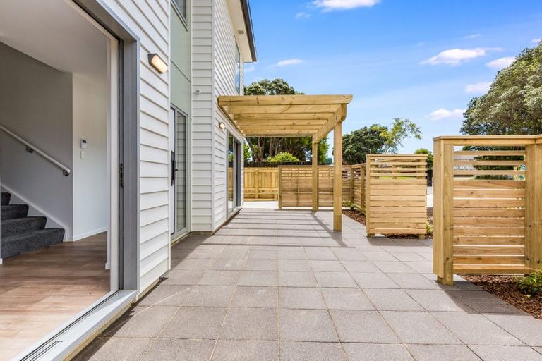 Photo of property in 1/12 Mana Avenue, Titahi Bay, Porirua, 5022