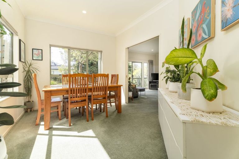 Photo of property in 5 Radstock Grove, Churton Park, Wellington, 6037