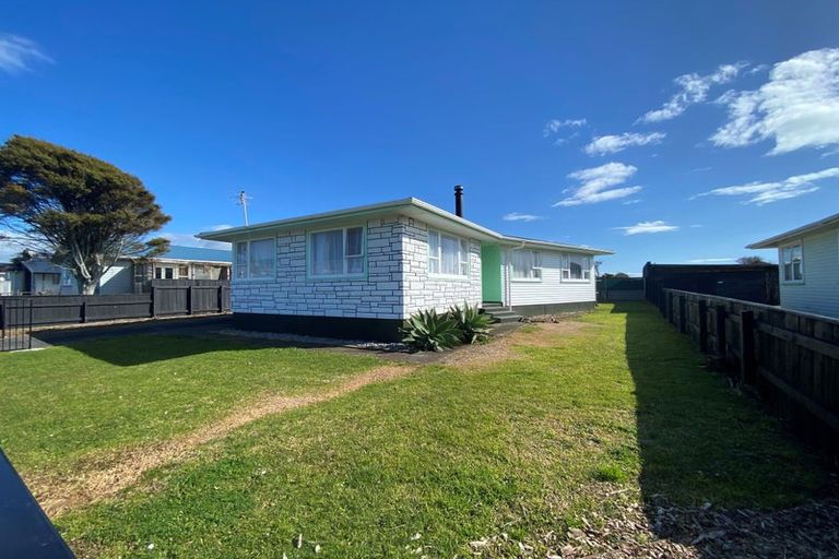 Photo of property in 9 Short Street, Waitara, 4320