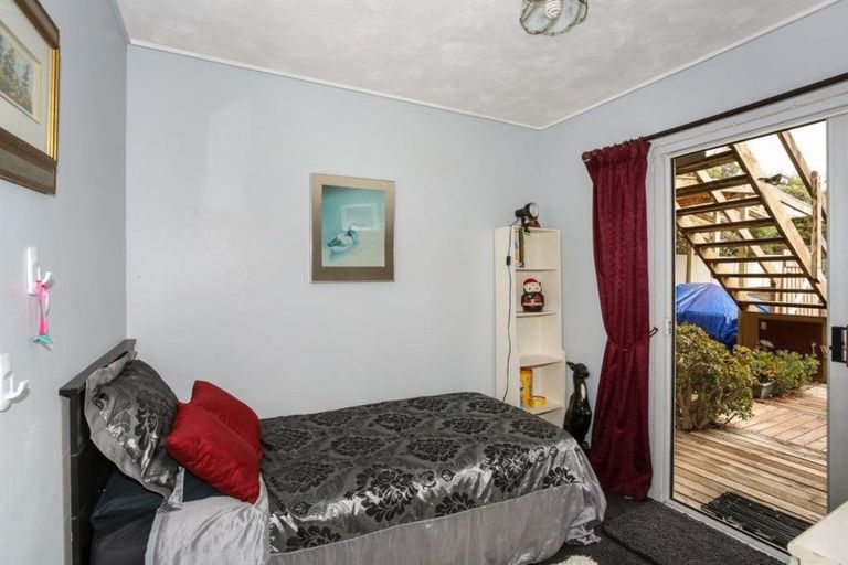 Photo of property in 17 Westside Road, Port Waikato, Tuakau, 2695