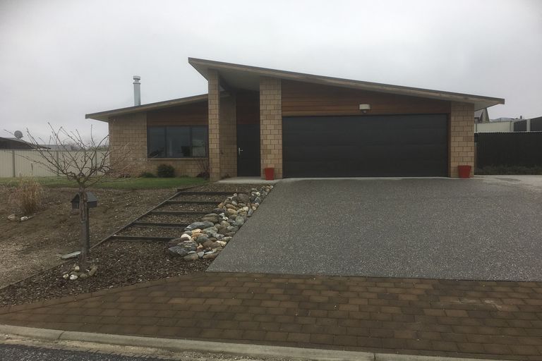 Photo of property in 16 Chandler Crescent, Clyde, 9330