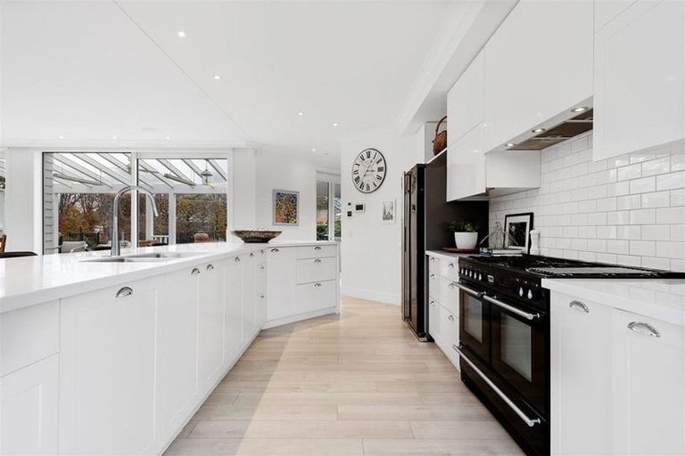 Photo of property in 11 Pentlow Place, Fendalton, Christchurch, 8052