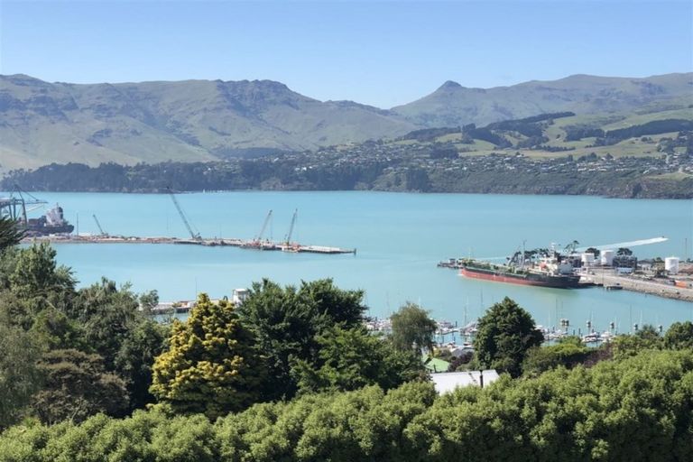 Photo of property in 20 Harmans Road, Lyttelton, 8082