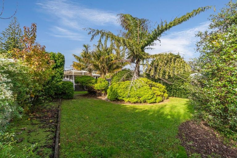 Photo of property in 13 Amberley Avenue, Te Atatu South, Auckland, 0610