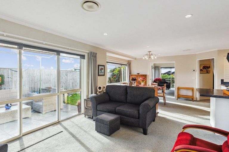 Photo of property in 36 Pharazyn Avenue, Waikanae Beach, Waikanae, 5036