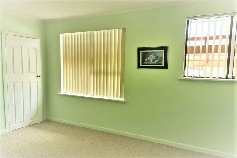 Photo of property in 10 Wallace Road, Mangere Bridge, Auckland, 2022