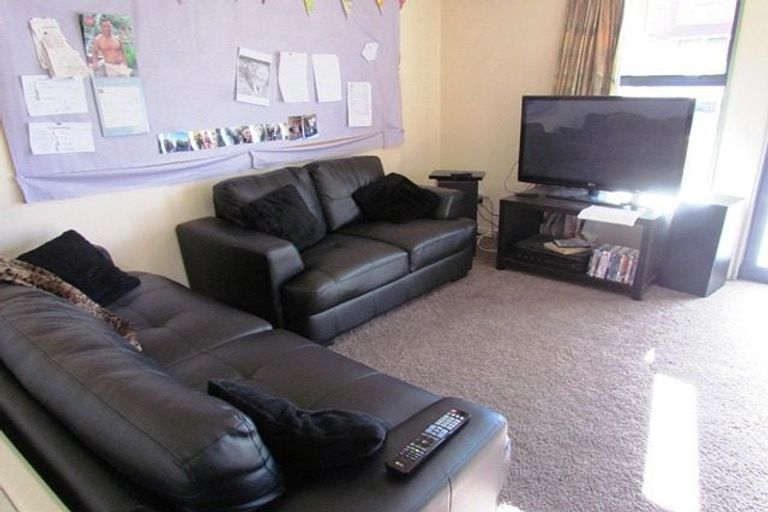 Photo of property in 19 Howe Street, North Dunedin, Dunedin, 9016