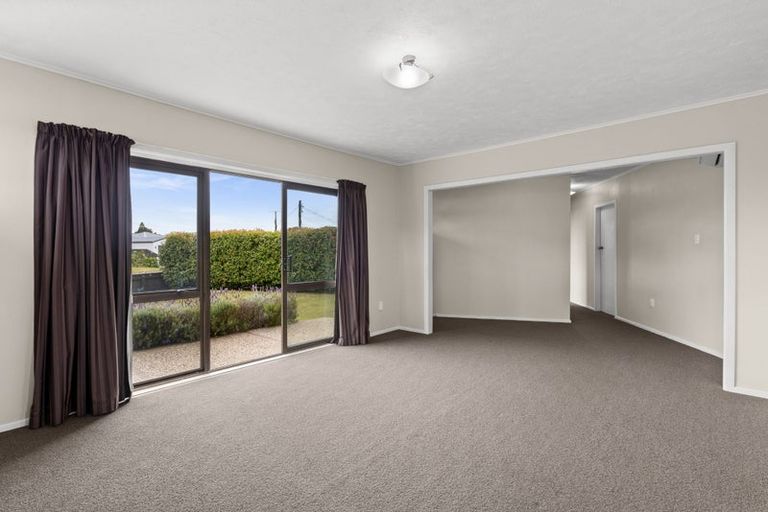 Photo of property in 5 Warwick Crescent, Taradale, Napier, 4112