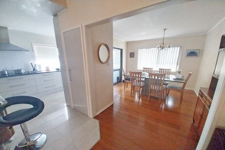 Photo of property in 153 Wiseley Road, West Harbour, Auckland, 0618