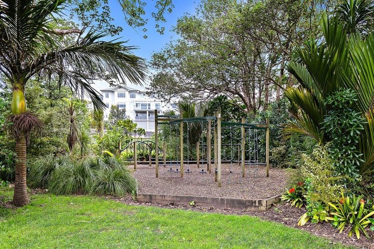 Photo of property in 10 Plantation Terrace, Orewa, 0931