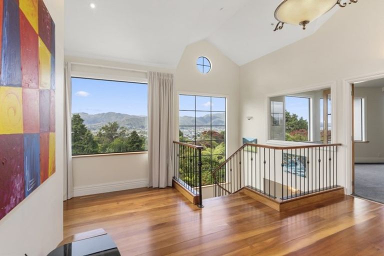 Photo of property in 1 Corrondella Grove, Belmont, Lower Hutt, 5010