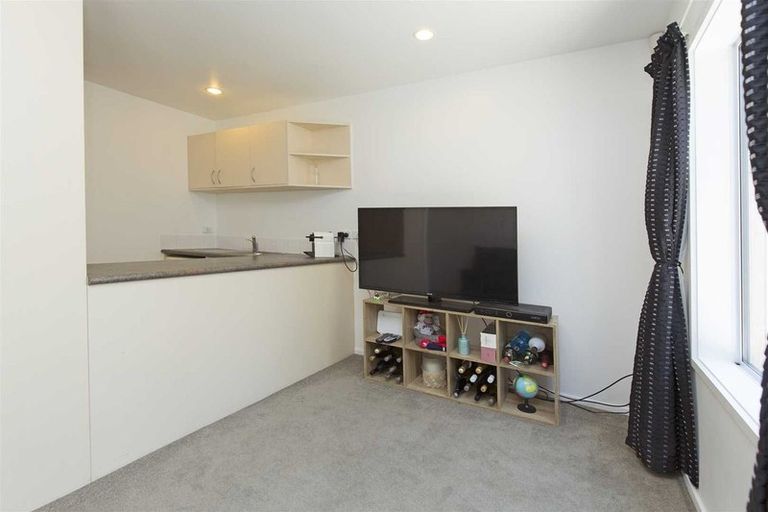 Photo of property in 16/30 John Jennings Drive, Oteha, Auckland, 0632