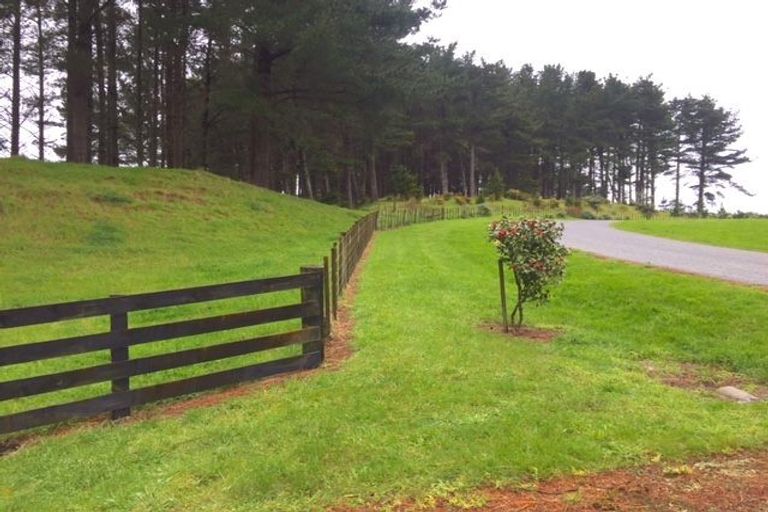 Photo of property in 89 Emma Drive, Manakau, 5573